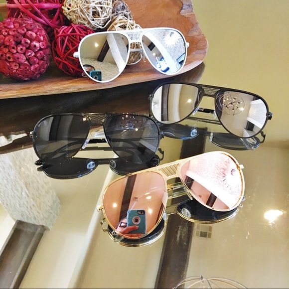 “Camilla” Celebrity Oversized Mirrored Aviators - Picture 3 of 4